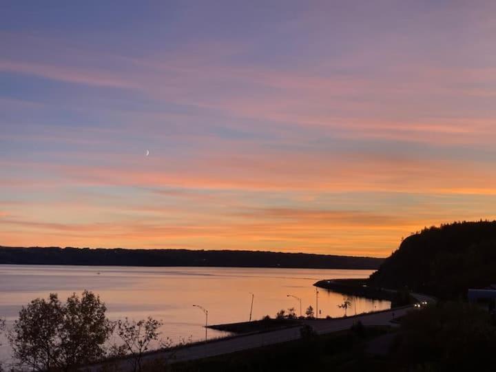 Suite 2 Fleche Du Fjord Vue Saguenay Mont Valin Saint-Fulgence 외부 사진